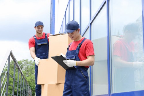 Load-based and cubic-yard quote example for a Knightsbridge move