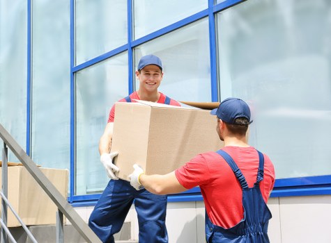 Moving van service operating in Knightsbridge near local residential streets