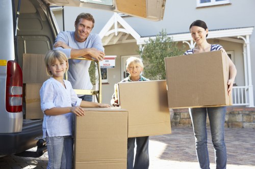 Local removalists handling access and loading for a Knightsbridge property move