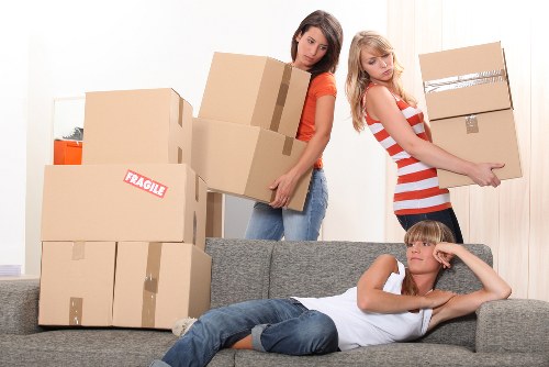 Local moving van service planning access and parking in Knightsbridge